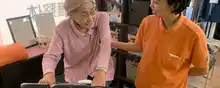 【介護職員（半日型デイ）】神奈川県横浜市南区★昇給・賞与あり★未経験歓迎★月8日休み★勉強会あり★「寝たきりにさせない」をテーマにご利用者様の心と体の健康サポートをする仲間を募集中です♪
